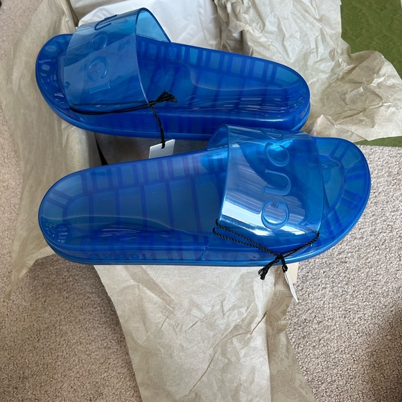 Gucci men’s blue clear, rubber slides NWT - Picture 6 of 8